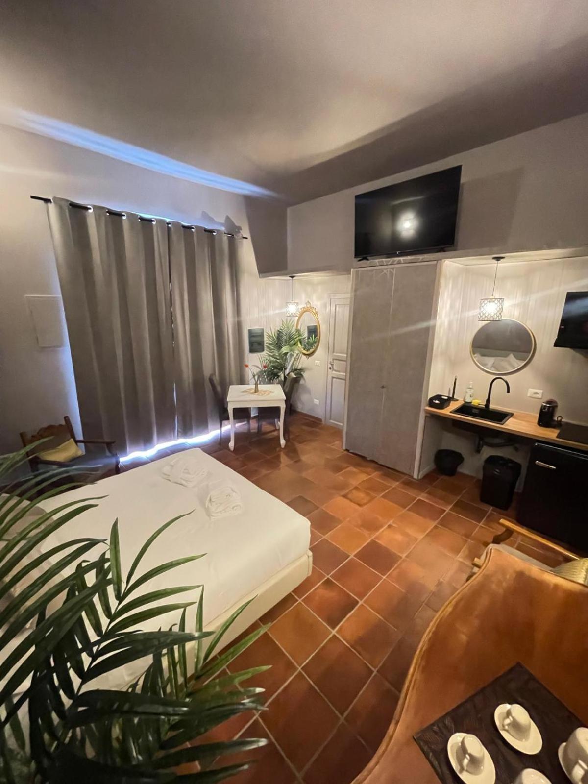 Lucilla'S Suite San Pietro Station Roma Exterior foto